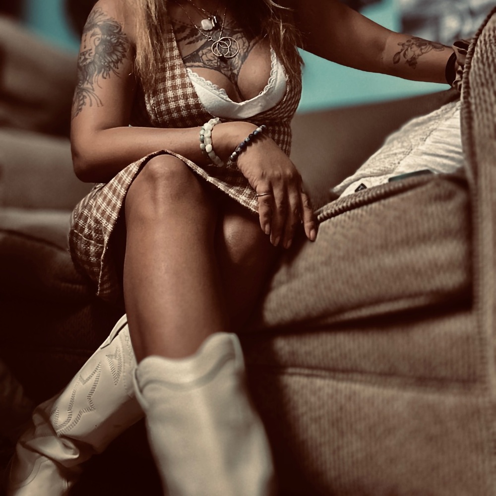 JESS KAMALANI - Picture 4 of 8
